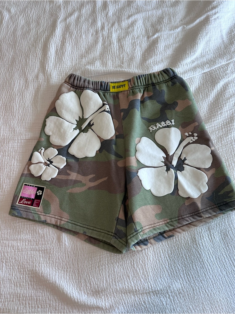 Sabbi Happy Hibiscus Camo Shorts - Picture 5 of 11
